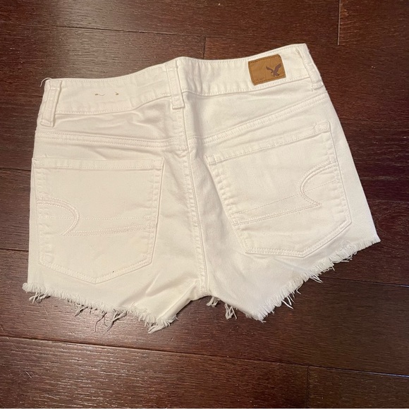 American Eagle White Floral Hi Rise Jean Shorts - Picture 2 of 6
